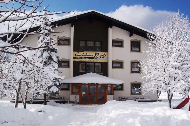 Apt. dům Pock se skipasem